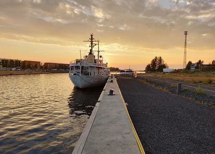 With Free Parking 아파트